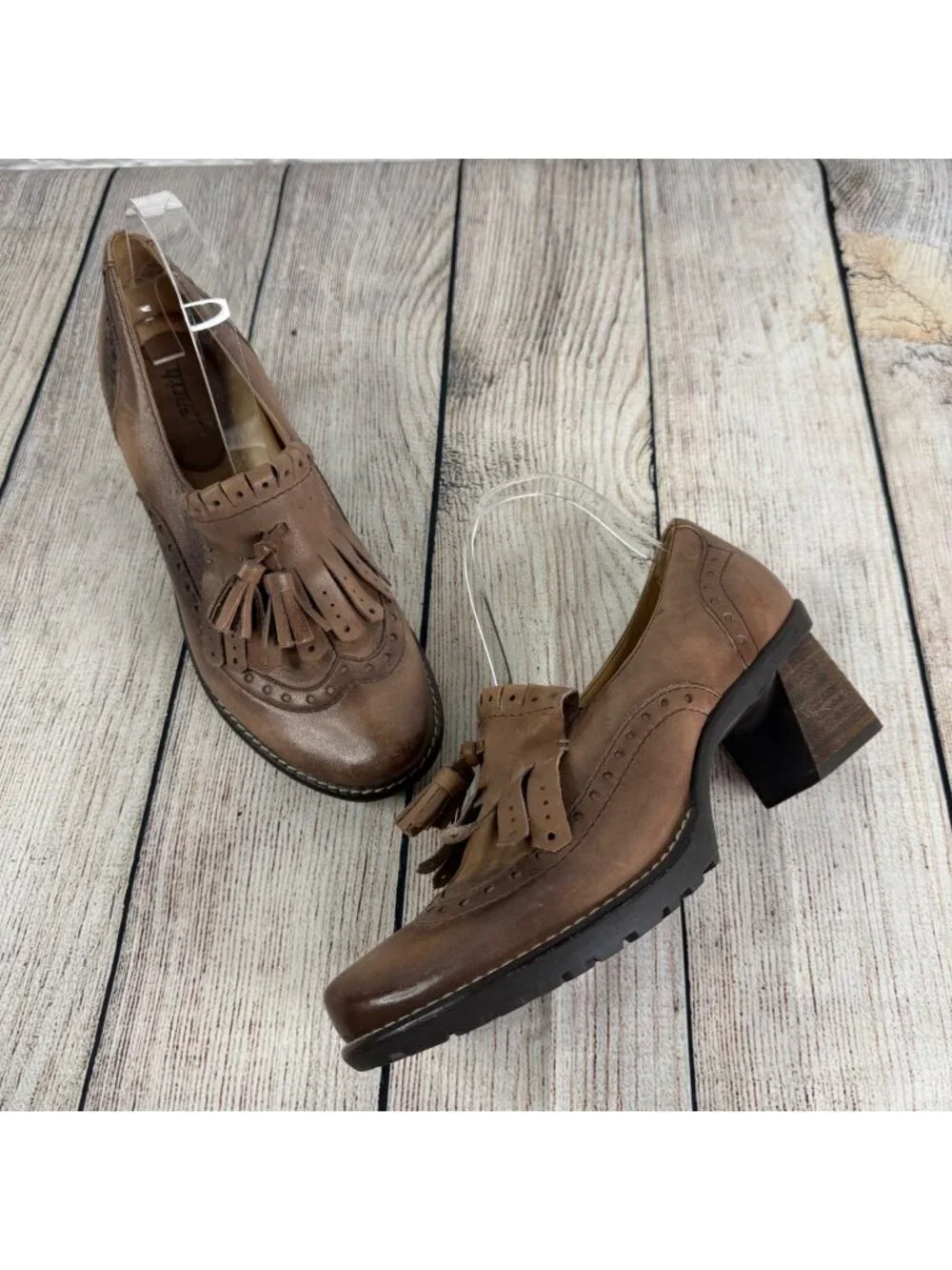 Earth Tassel Loafer Heels Stacked Block Heel Brogue Detail Sundowner Cinnamon 8B